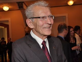 Umrl velikan alpinizma Tone Škarja (1937–2020)