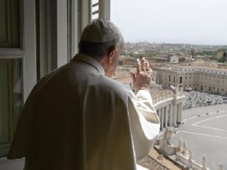 Papež: vrnitev javnih bogoslužij pozitivno znamenje za vse