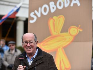»Poziv k umoru kot ustavna pravica?«