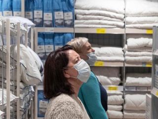 Koronavirus: WHO priporoča nošenje mask v javnosti