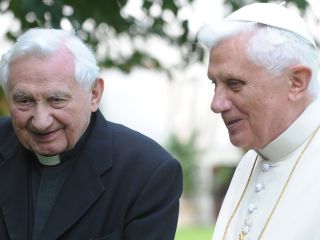 Benedikt XVI. v Nemčiji obiskal bolnega brata