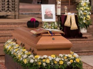 Benedikt XVI.: »Bog povrni, ljubi Georg!«