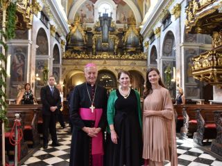 Susan Pompeo očarana nad ljubljansko stolnico