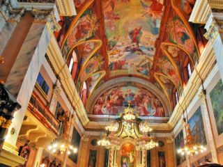 Poslikal je strop frančiškanske cerkve