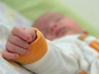 Maska del običajne opreme tudi za porodnice