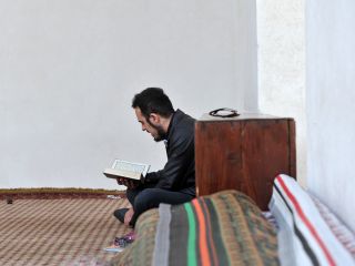 Komentar: Macron in bogokletstvo