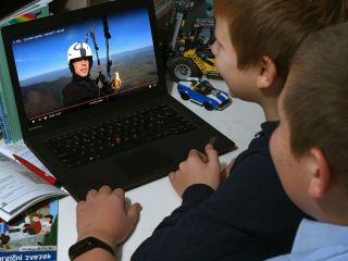 Komentar: Na daljavo