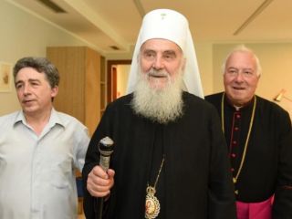 Zaradi okužbe s koronavirusom umrl srbski patriarh Irinej