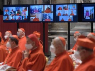 Prvo kardinalsko povišanje prek spleta: da ne bi zašli z Jezusove poti