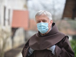 »Za Jezusa steklena pregrada ni ovira«