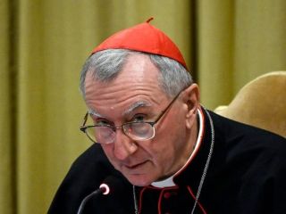 Kardinal Parolin v bolnišnici