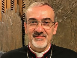 Latinski patriarh v Jeruzalemu zbolel za korono