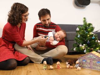 Družina Presečnik: prvi božič v troje