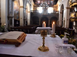 Kako bodo potekale sv. maše med božičnimi prazniki?