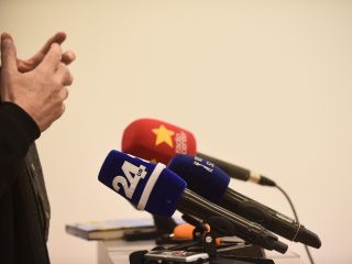 O vladnih pritiskih na medije v Sloveniji