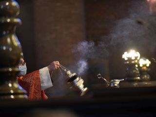 V vseh regijah enako število vernikov pri mašah