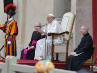 Papež: po daljšem premoru znova splošna avdienca z verniki