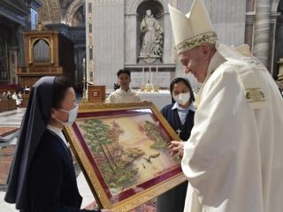 Nedelja v Vatikanu: maša za Mjanmar in vnebohod