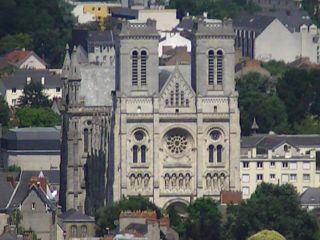 Bazilika v Nantesu po velikem požaru znova zasijala