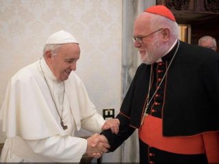Kardinal Marx papežu ponudil odstop