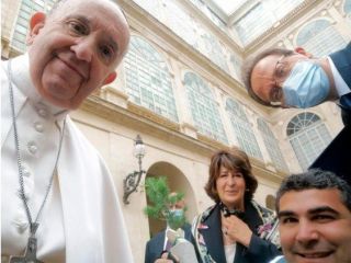 Podnebni aktivist na severni tečaj s papeževim blagoslovom
