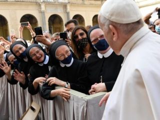 Papež: delo in molitev se dopolnjujeta