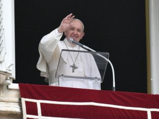Papež: odprimo svoje srce za begunce