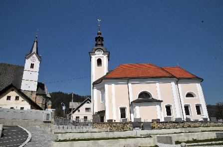 Podružnična cerkev sv. Miklavža, Dvor