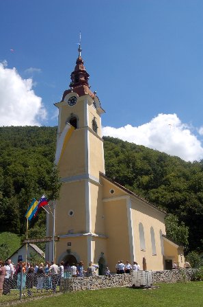 Podružnična cerkev sv. Helene, Grad