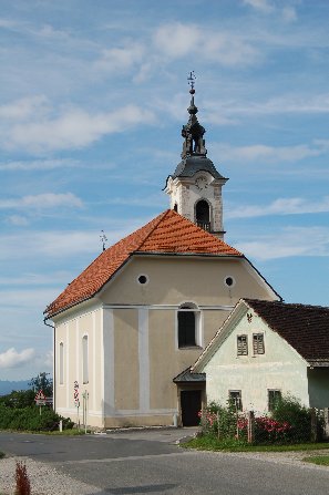 Podružnična cerkev sv. Miklavža, škofa, v Dvorjah