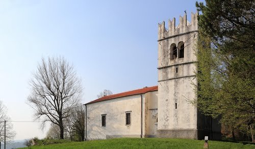 Vrhovlje pri Kojskem: podružnična in romarska cerkev Device Marije
