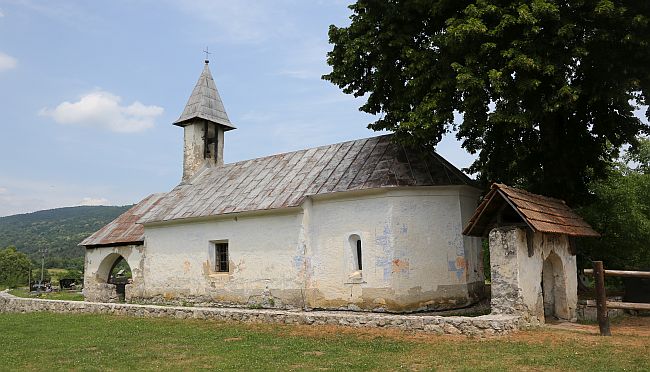 Podružnična cerkev sv. Mihaela v Vinici, foto: Ivo Žajdela