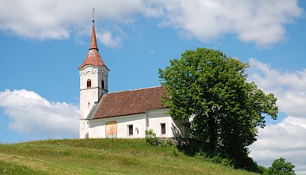 Logatec, podružnična cerkev sv. Janeza