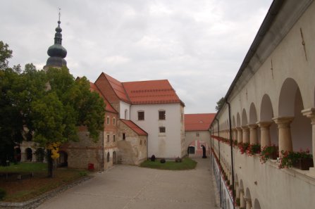 Kostanjevica, nekdanja samostanska cerkev