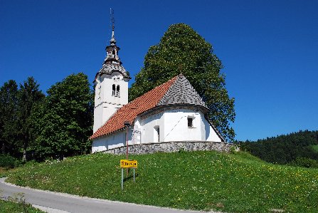 podružnična cerkev Marijinega vnebovzetja v Smrečju