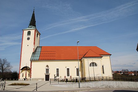 Leskovec pri Krškem, župnijska cerkev Žalostne Matere božje