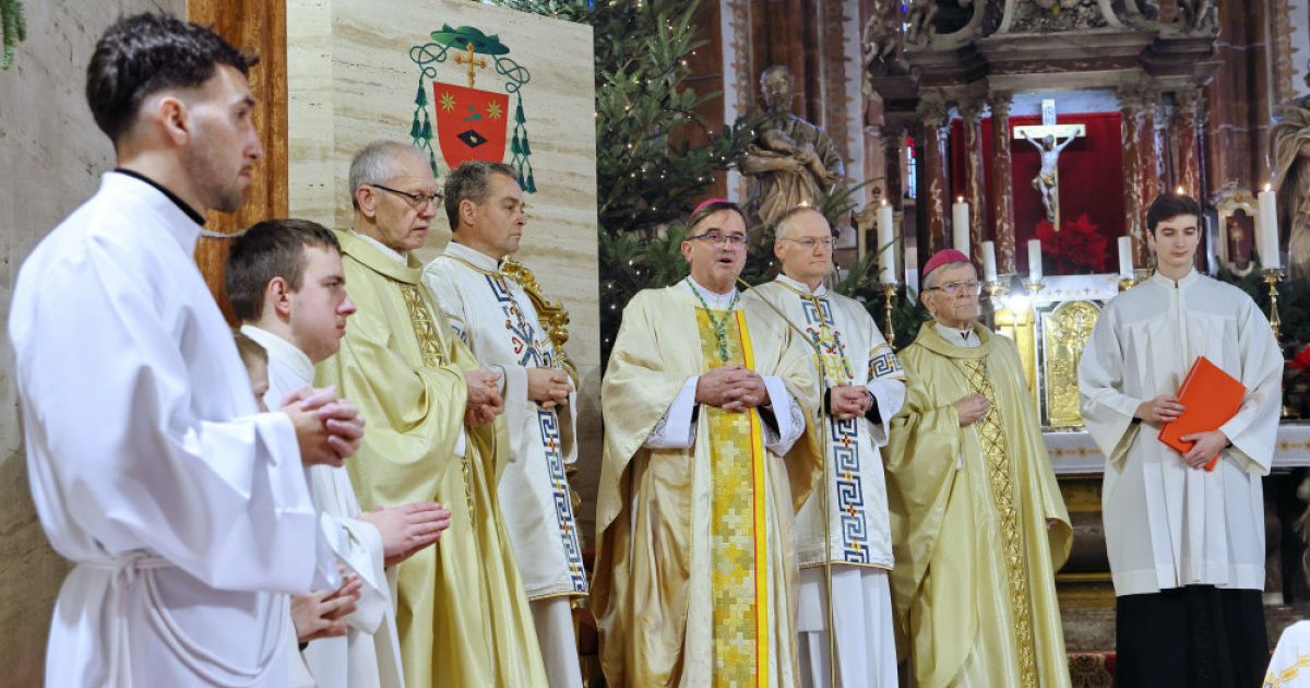 Sklep svetega leta in vstop v jubilejno leto celjske škofije | Družina ...