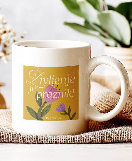 O reviji Praznična