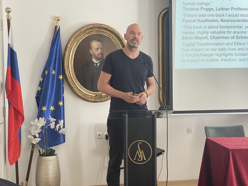 Dr. Peter Kirchschläger iz Univerze v Luzernu. FOTO: Rok Blažič