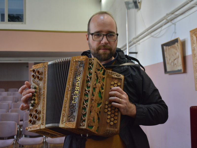 Na rog in harmoniko je bilo mogoče tudi zaigrati. FOTO: Jožef Pavlič