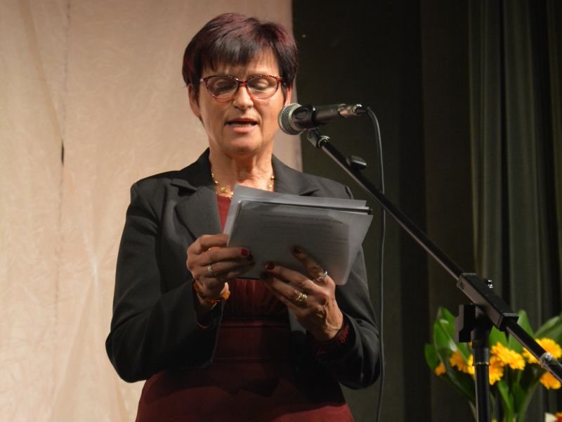 Kulturni dogodek je odlično povezovala učiteljica Anica Kordež. FOTO: Jožef Pavlič