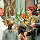 Papež Frančišek: Zaupajmo v družino!