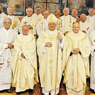 Duhovniki jubilanti z nadškofom Zoretom