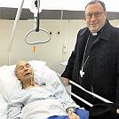 Škof Jožef Smej v bolnišnici