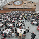 Papež povabil 1500 revnih na kosilo