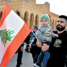 Večverski Libanon v primežu težav